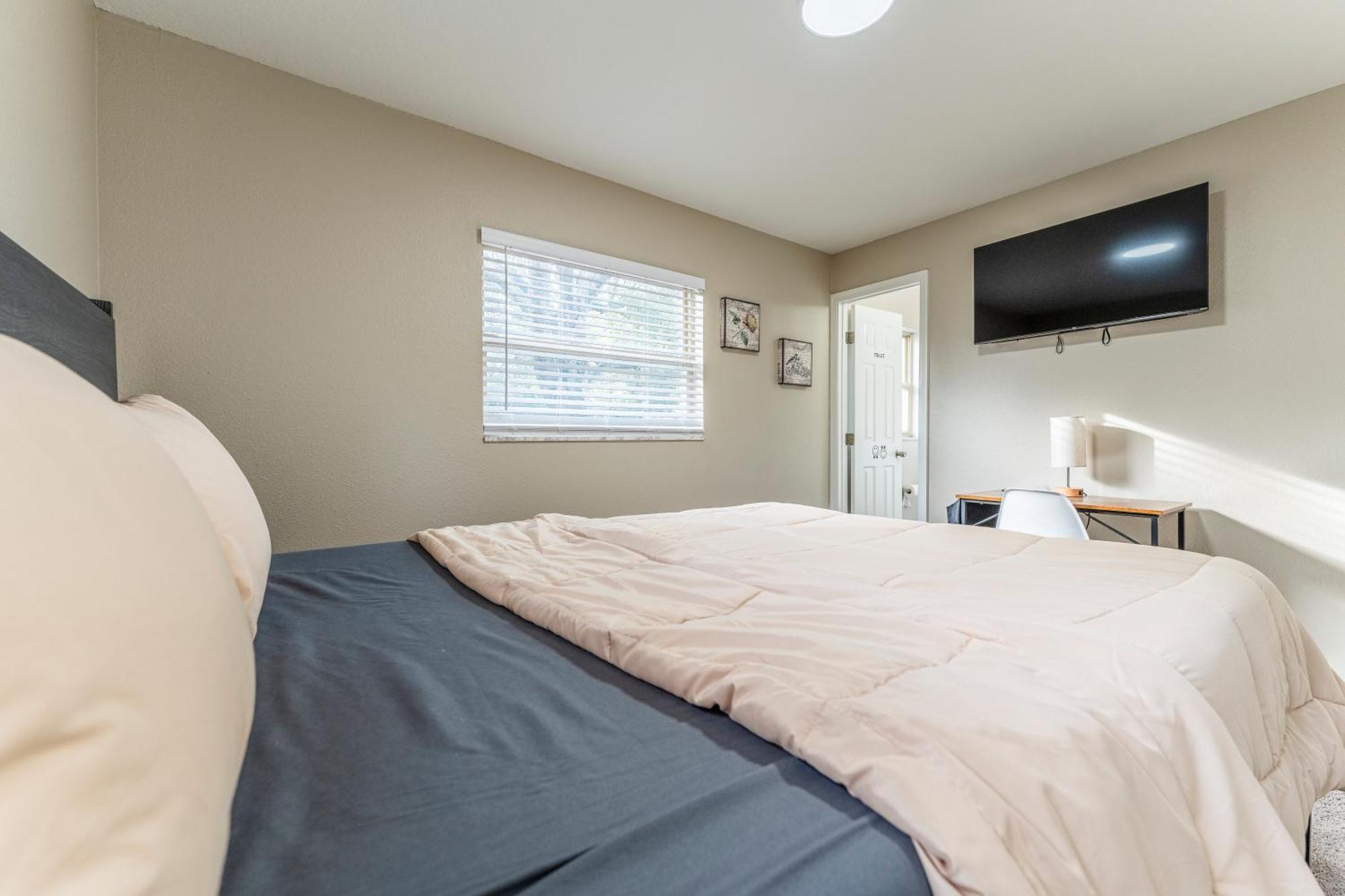 Zenhomes In Near Usf Homestay