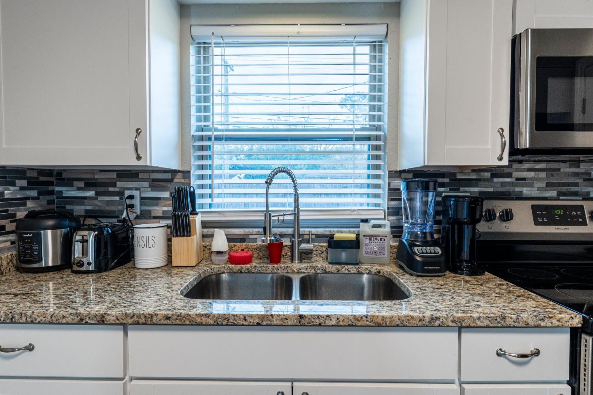 Zenhomes In Near Usf Homestay